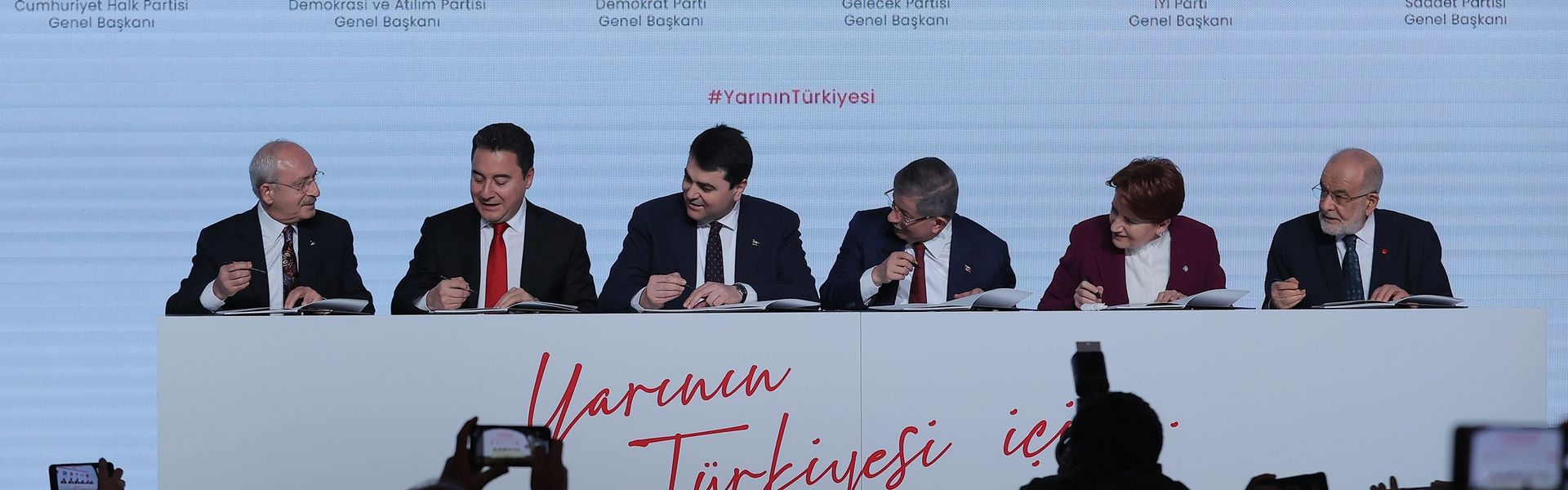 "Strengthened Parliamentary System": Six opposition party leaders sign a joint manifesto in Ankara, Turkey on 28 February 2022.