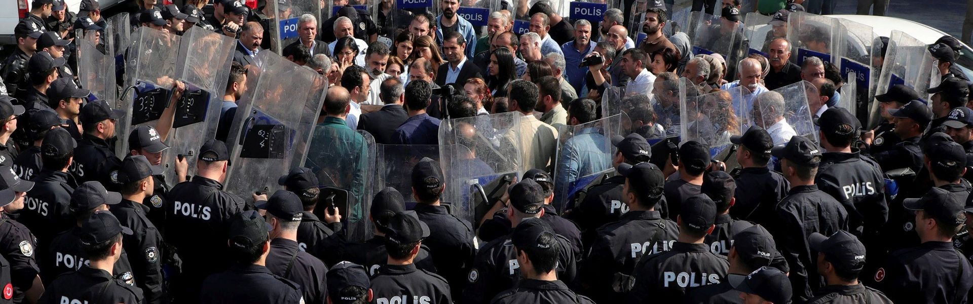 HDP Members of Parliament protest against the arrest of their local politicians in October 2019