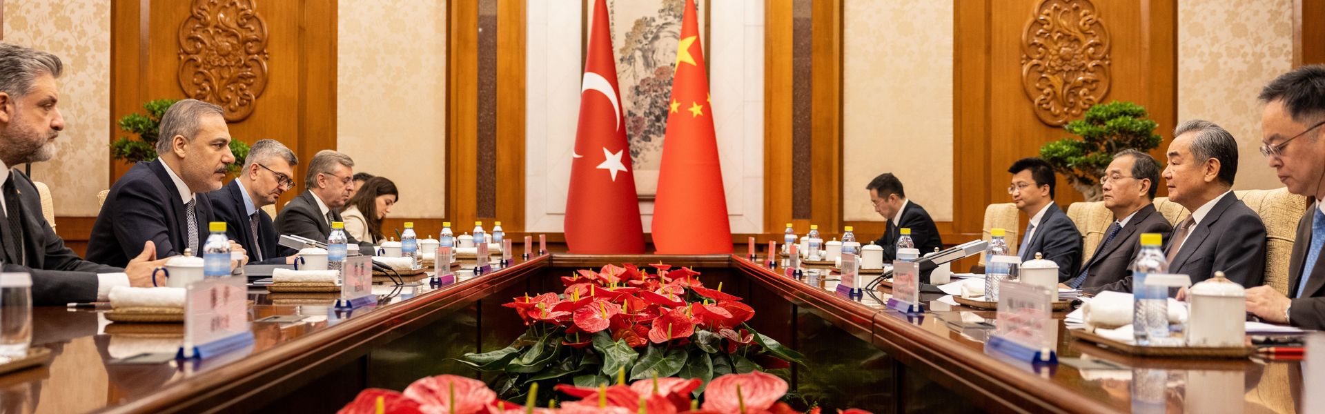 Turkish Foreign Minister Hakan Fidan meets Chinese Foreign Minister Wang Yi in Beijing.